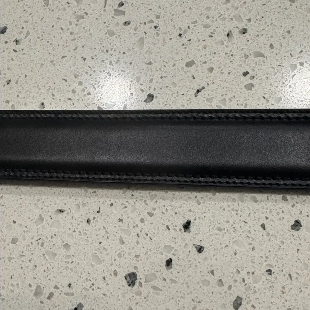 Dickies Genuine Men's Black Leather Belt Casual Work Sleek Size 44 NWOT